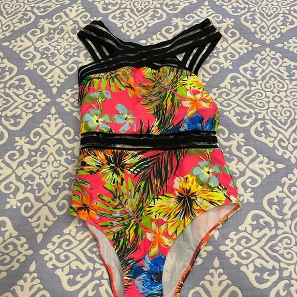 Shein NWOT size small one piece swimsuit - Picture 4 of 7
